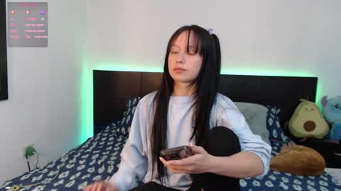 Snapshot of haru_420 chatting on 09-10-25, 01:00 Sofia Damin online show from 09-10-25, 01:00