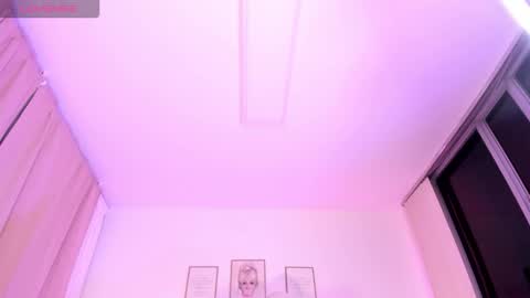 Snapshot of haru__kii chatting on 11-21-25, 02:43 haru online show from 11-21-25, 02:43