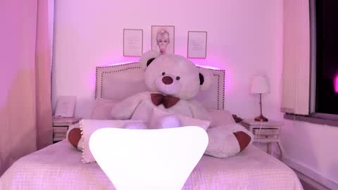 Snapshot of haru__kii chatting on 12-05-25, 03:15 haru online show from 12-05-25, 03:15