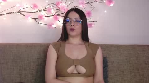 Snapshot of haru_blossom chatting on 01-30-25, 05:28     online show from 01-30-25, 05:28