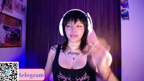 Snapshot of harumi09 chatting on 11-15-25, 01:25 harukitty online show from 11-15-25, 01:25