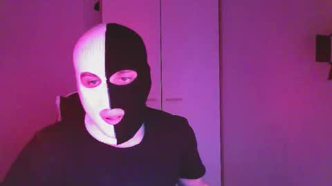 Snapshot of harvey6dent6 chatting on 03-27-26, 02:28 Two-Face online show from 03-27-26, 02:28