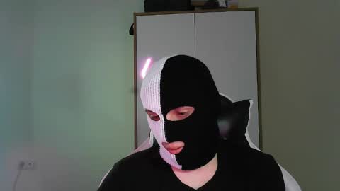 Snapshot of harvey6dent6 chatting on 03-28-26, 10:09 Two-Face online show from 03-28-26, 10:09