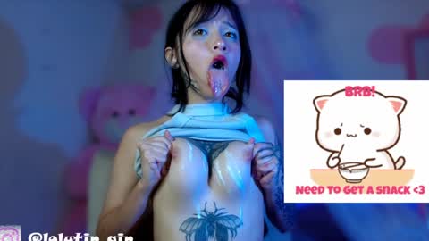 Im Emily and I could be the love of your life    online show from 02-06-25, 09:28