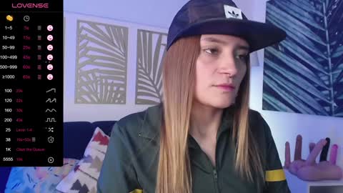 Snapshot of hat_girl chatting on 01-20-25, 09:01 Nicole online show from 01-20-25, 09:01