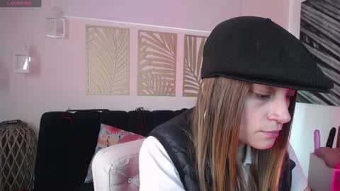 Snapshot of hat_girl chatting on 01-23-25, 09:50 Nicole online show from 01-23-25, 09:50