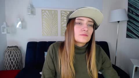 Snapshot of hat_girl chatting on 02-01-25, 03:41 Nicole online show from 02-01-25, 03:41