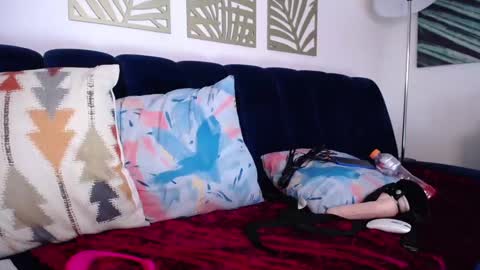 Snapshot of hat_girl chatting on 02-11-25, 03:08 Nicole online show from 02-11-25, 03:08