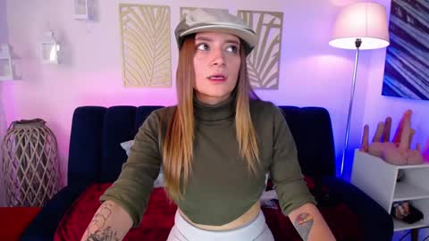 Snapshot of hat_girl chatting on 02-12-25, 04:44 Nicole online show from 02-12-25, 04:44