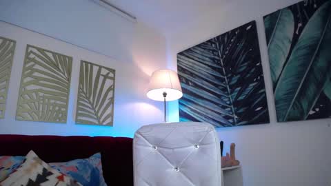 Snapshot of hat_girl chatting on 02-17-25, 09:08 Nicole online show from 02-17-25, 09:08