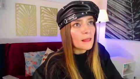 Snapshot of hat_girl chatting on 02-25-25, 04:14 Nicole online show from 02-25-25, 04:14