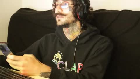 Snapshot of hatsumotokyoto chatting on 01-28-25, 03:57 More content 2 online show from 01-28-25, 03:57