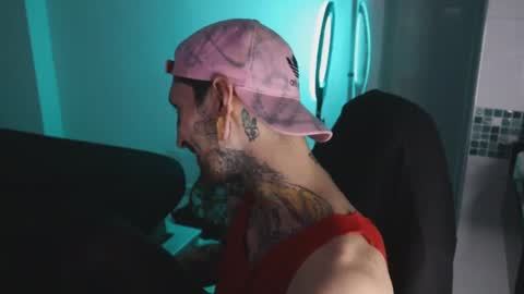 Snapshot of hatsumotokyoto chatting on 10-10-25, 04:11 More content 2 online show from 10-10-25, 04:11