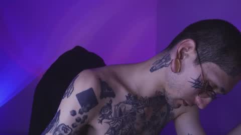 More content   2   online show from 11-19-25, 11:38