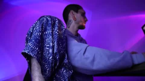 More content   2   online show from 11-30-25, 09:57