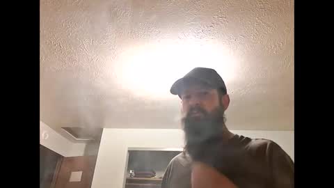 Snapshot of hawktalon007 chatting on 09-18-25, 09:44 Robert online show from 09-18-25, 09:44