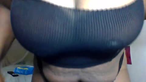 hawtchoc37 online show from 11-19-25, 08:25