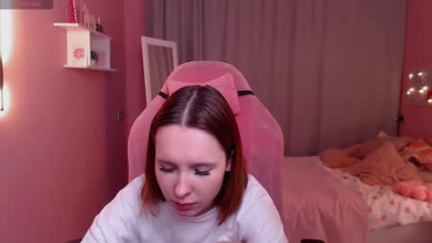 Snapshot of haya_harareet chatting on 01-11-26, 01:10 Mia online show from 01-11-26, 01:10