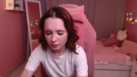 Snapshot of haya_harareet chatting on 02-10-26, 01:10 Mia online show from 02-10-26, 01:10