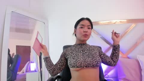 Hayami  online show from 01-20-25, 12:18