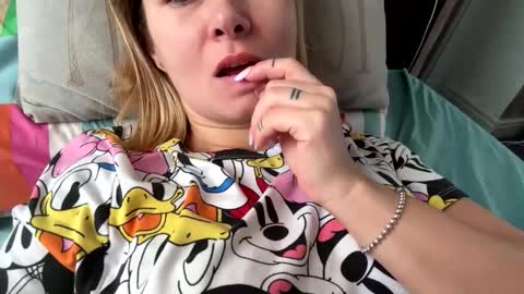 Snapshot of hayle_emmie chatting on 10-27-25, 08:29 Hayle online show from 10-27-25, 08:29