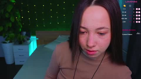 Snapshot of haylefirehot chatting on 12-15-24, 02:08 Hayle online show from 12-15-24, 02:08