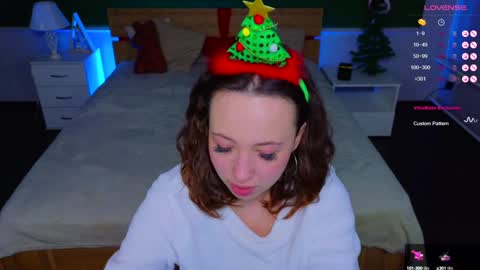 Snapshot of haylefirehot chatting on 12-24-24, 05:05 Hayle online show from 12-24-24, 05:05