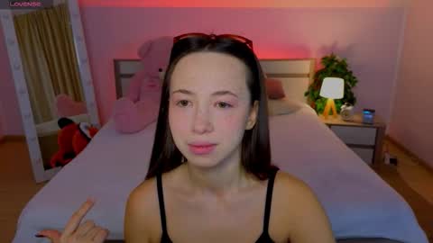 Snapshot of haylefirehot chatting on 11-03-25, 01:51 Hayle online show from 11-03-25, 01:51