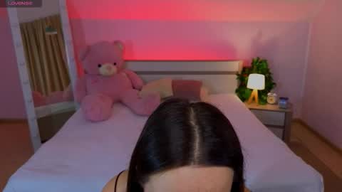 Snapshot of haylefirehot chatting on 11-17-25, 01:22 Hayle online show from 11-17-25, 01:22