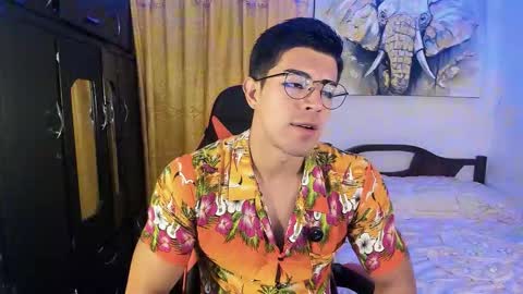 Snapshot of hazbinstudio chatting on 11-30-25, 04:44 hazbinstudio online show from 11-30-25, 04:44