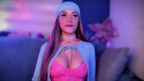 Snapshot of hazeeell chatting on 02-09-25, 02:38 Marie online show from 02-09-25, 02:38