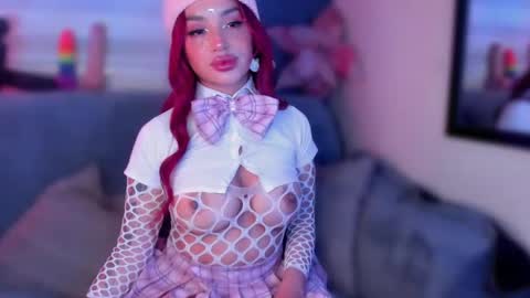 Snapshot of hazeeell chatting on 02-10-25, 07:15 Marie online show from 02-10-25, 07:15