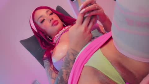 Snapshot of hazeeell chatting on 02-21-25, 09:24 Marie online show from 02-21-25, 09:24