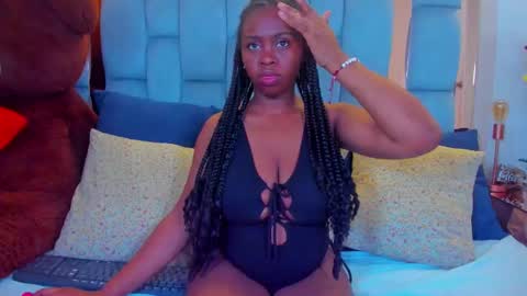 hazel_lanee online show from 12-15-25, 02:16