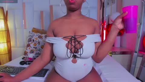Snapshot of hazel_lanee chatting on 06-01-26, 04:03 hazel_lanee online show from 06-01-26, 04:03