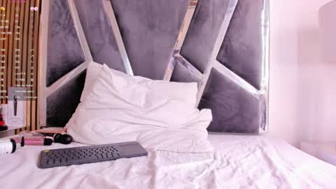  Hazel  online show from 02-17-25, 03:53