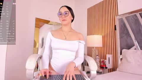  Hazel  online show from 02-19-25, 12:22