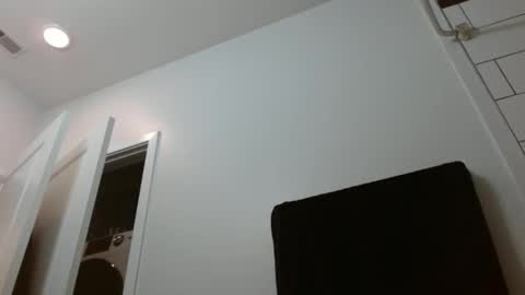 Hazel online show from 12-23-24, 01:56