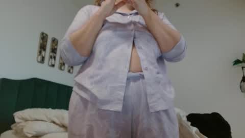 Hazel online show from 02-24-25, 03:09