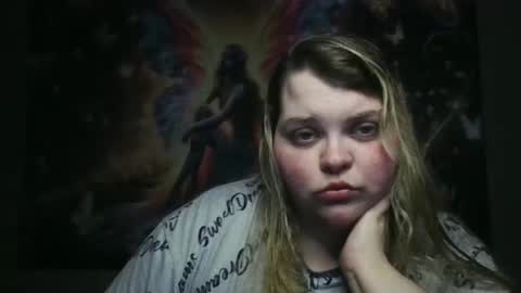 Hazeleyez97 online show from 01-06-26, 06:06