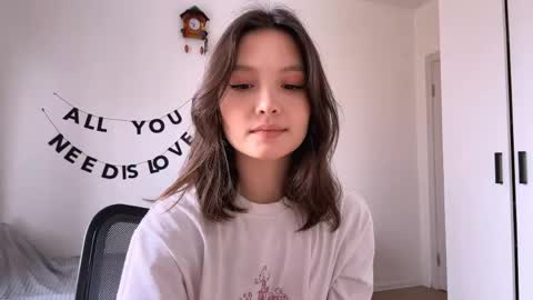 Snapshot of hazelhartshorn chatting on 04-29-26, 10:08 Kira online show from 04-29-26, 10:08