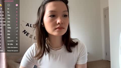 Snapshot of hazelhartshorn chatting on 05-30-26, 12:13 Kira online show from 05-30-26, 12:13