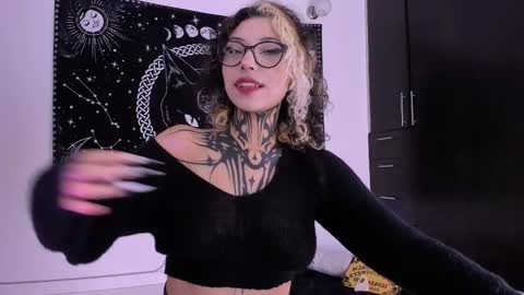 Hazell Witch online show from 03-06-25, 01:14