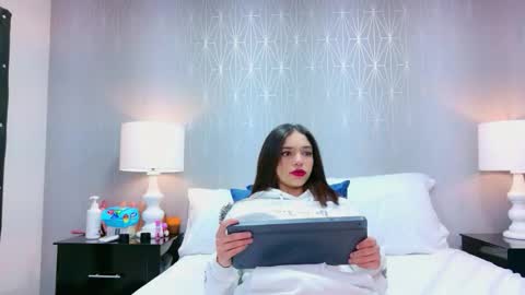 HazelMoret online show from 02-08-26, 03:26