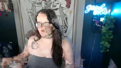 HazeyViolet333 online show from 04-14-26, 07:42