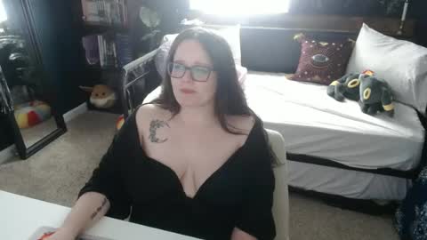 HazeyViolet333 online show from 06-16-26, 09:39