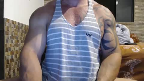 Snapshot of healedcarioca chatting on 01-01-25, 12:21 Brazilian bigdick online show from 01-01-25, 12:21