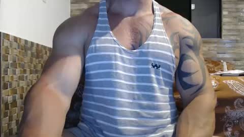 Snapshot of healedcarioca chatting on 01-05-25, 01:35 Brazilian bigdick online show from 01-05-25, 01:35