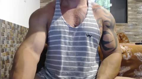 Snapshot of healedcarioca chatting on 01-12-25, 02:19 Brazilian bigdick online show from 01-12-25, 02:19