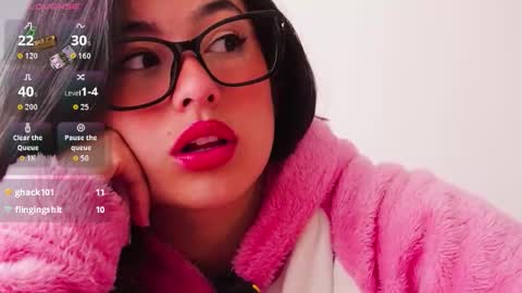 Snapshot of hearmymoans_18 chatting on 11-17-25, 01:28 hearmymoans_18 online show from 11-17-25, 01:28